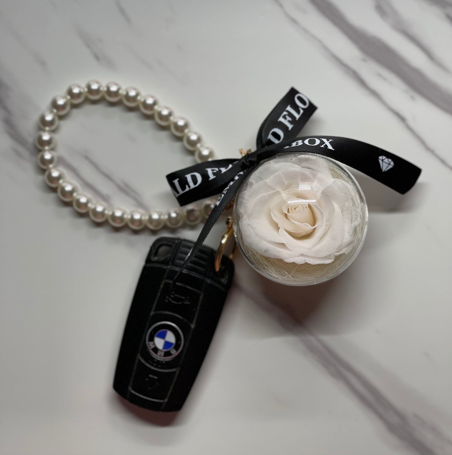 Porta-chaves com Rosa Preservada Branca